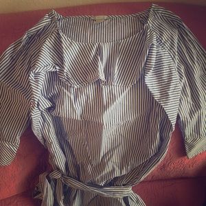 Cute striped dress with neck flounce